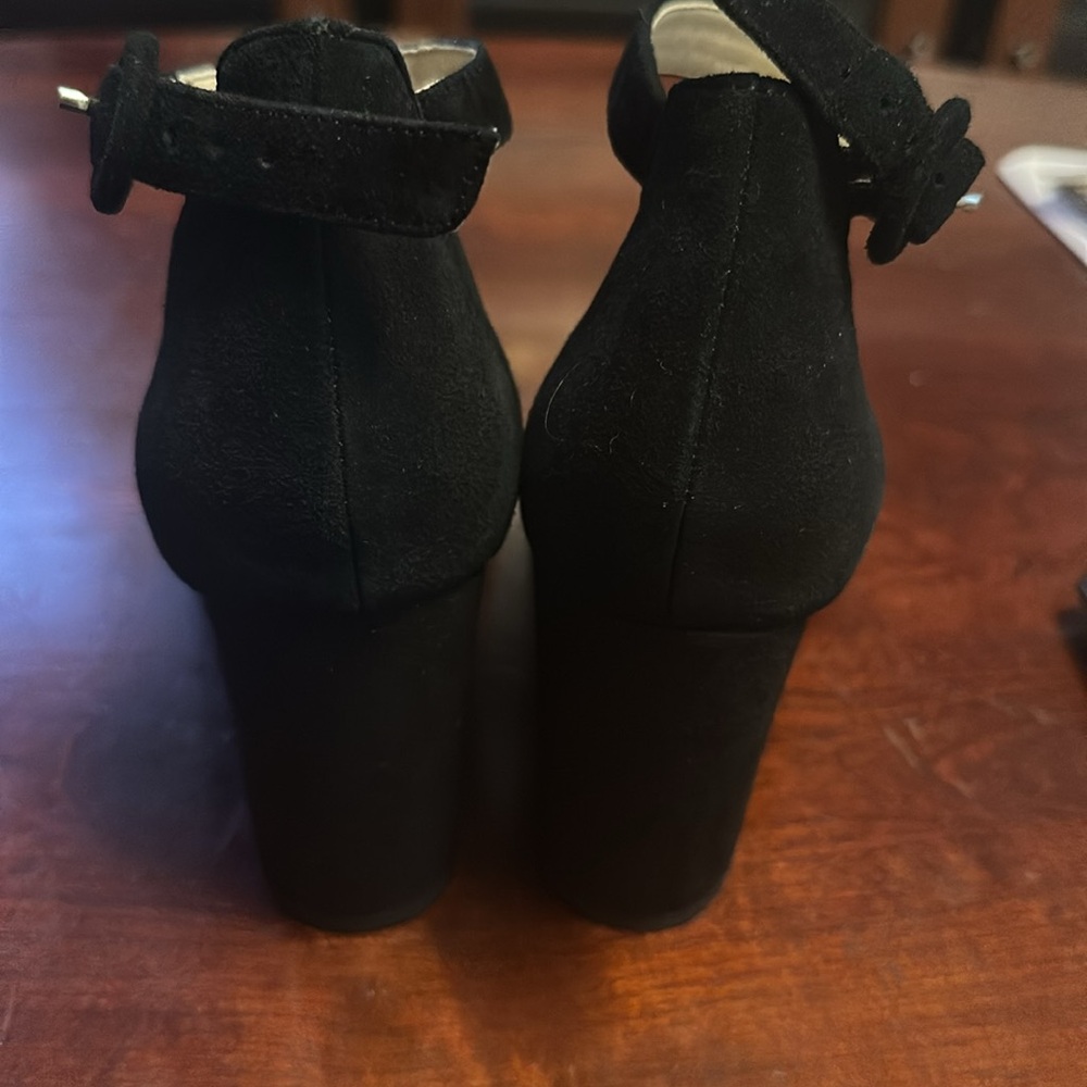Marc Fisher Black Velvet Heels size 8 exc condition - Picture 5 of 8
